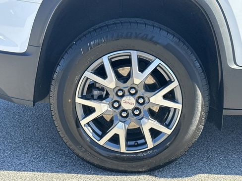 Used 2023 GMC Acadia SLT image 17