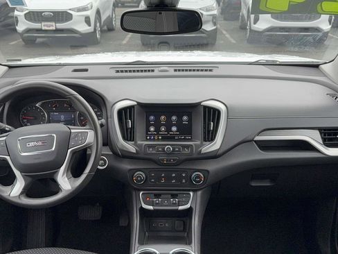 Used 2024 GMC Terrain SLE FWD image 31