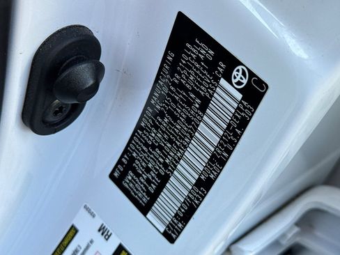 Used 2022 Toyota Corolla LE image 30