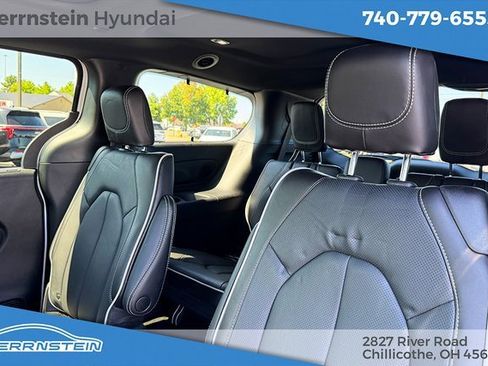 Used 2023 Chrysler Pacifica Limited w/ S Appearance Package image 27