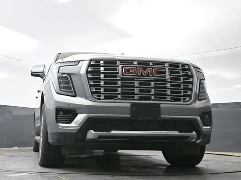 Used 2025 GMC Yukon XL Denali AWD/4WD image 27