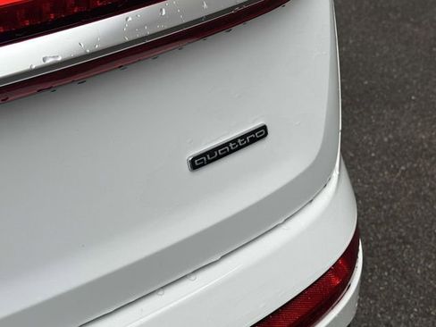 Used 2023 Audi Q7 2.0T Premium w/ Convenience Package image 11