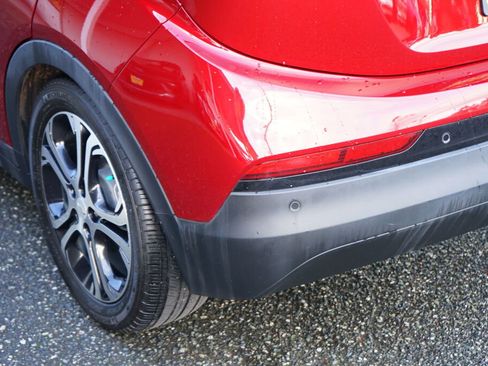 Used 2022 Chevrolet Bolt LT w/ Infotainment Package image 10