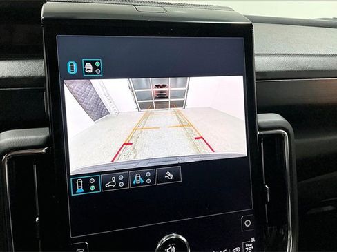 Used 2025 GMC Yukon Denali w/ Sun & Power Step Package image 14