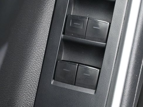 Certified 2021 Toyota Highlander LE image 14