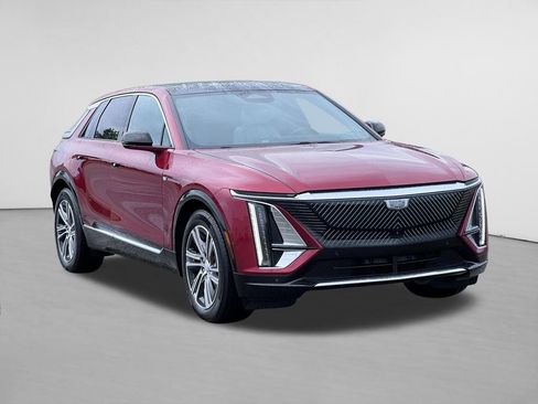 Certified 2024 Cadillac Lyriq Luxury AWD/4WD image 1