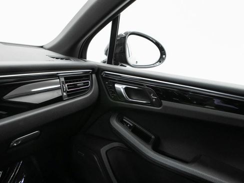 Used 2024 Porsche Macan S AWD/4WD image 30