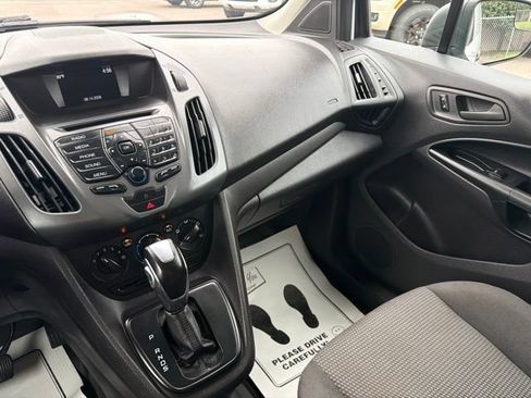 Used 2018 Ford Transit Connect XL FWD image 17