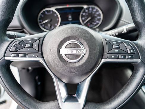 Used 2024 Nissan Sentra SV FWD image 11