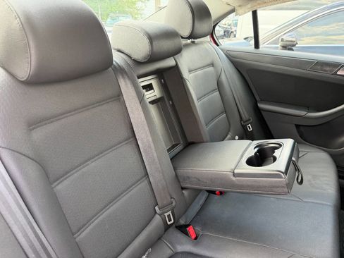 Used 2012 Volkswagen Jetta SE FWD image 34