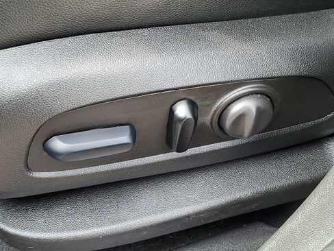 Used 2023 GMC Terrain SLT w/ LPO, Floor Liner Package FWD image 6