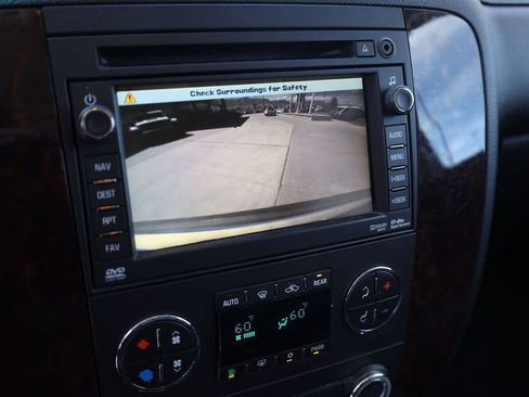 Used 2011 GMC Yukon Denali AWD/4WD image 15