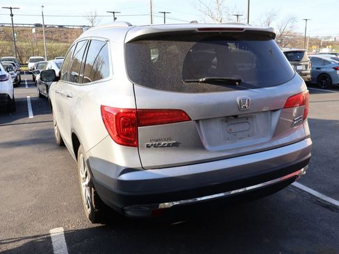 Used 2017 Honda Pilot Touring image 5