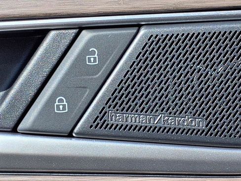 New 2025 Volkswagen Atlas SEL Premium R-Line image 19