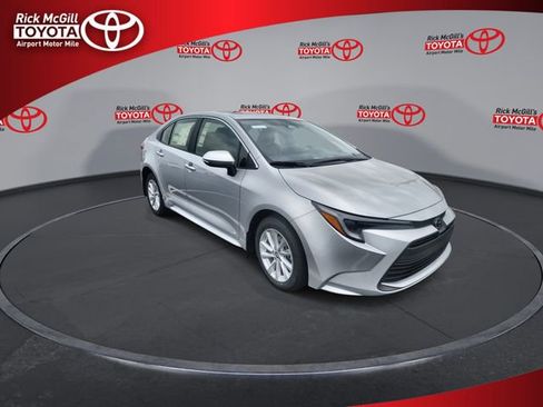 New 2026 Toyota Corolla XLE image 2