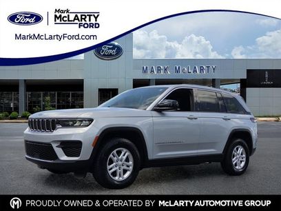 Used 2023 Jeep Grand Cherokee Laredo