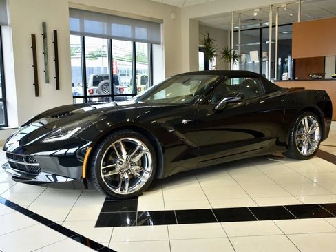 Used 2018 Chevrolet Corvette Stingray Convertible w/ 3LT Preferred Equipment Group RWD image 3