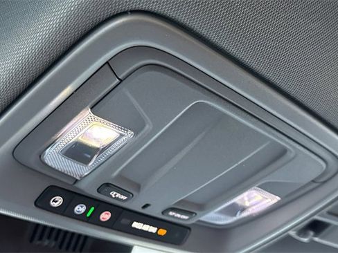 Used 2025 GMC Sierra 1500 Elevation image 24