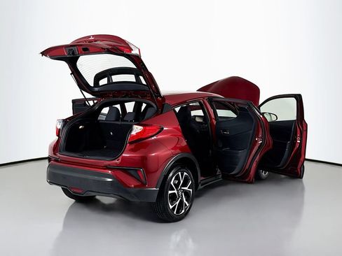 Used 2018 Toyota C-HR XLE FWD image 20