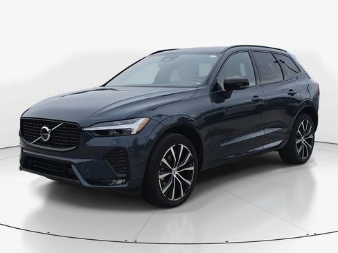 Used 2025 Volvo XC60 B5 Ultra w/ Protection Package Premier image 10