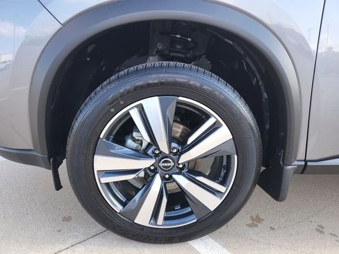 Certified 2024 Nissan Rogue SL image 31