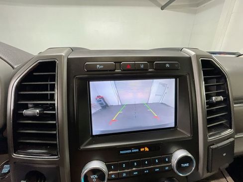 Used 2021 Ford Expedition XLT image 15