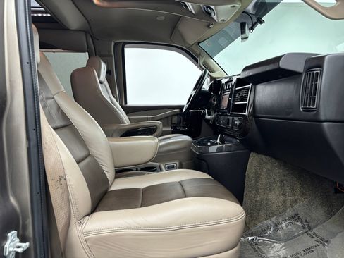 Used 2017 Chevrolet Express 2500 Extended RWD image 14