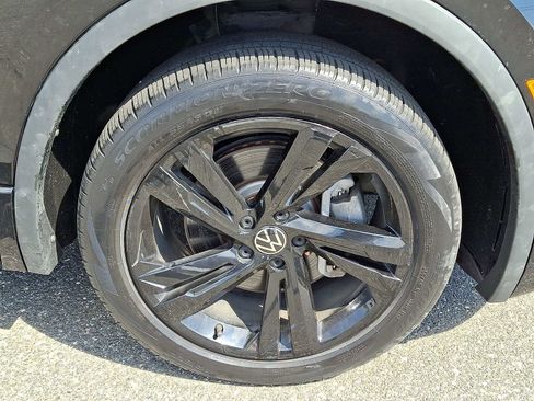 Used 2023 Volkswagen Tiguan SE R-Line FWD image 8