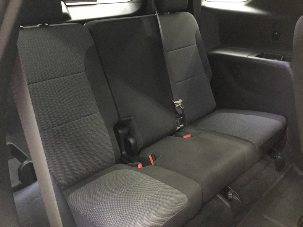 Used 2023 Chevrolet Traverse LT FWD image 20
