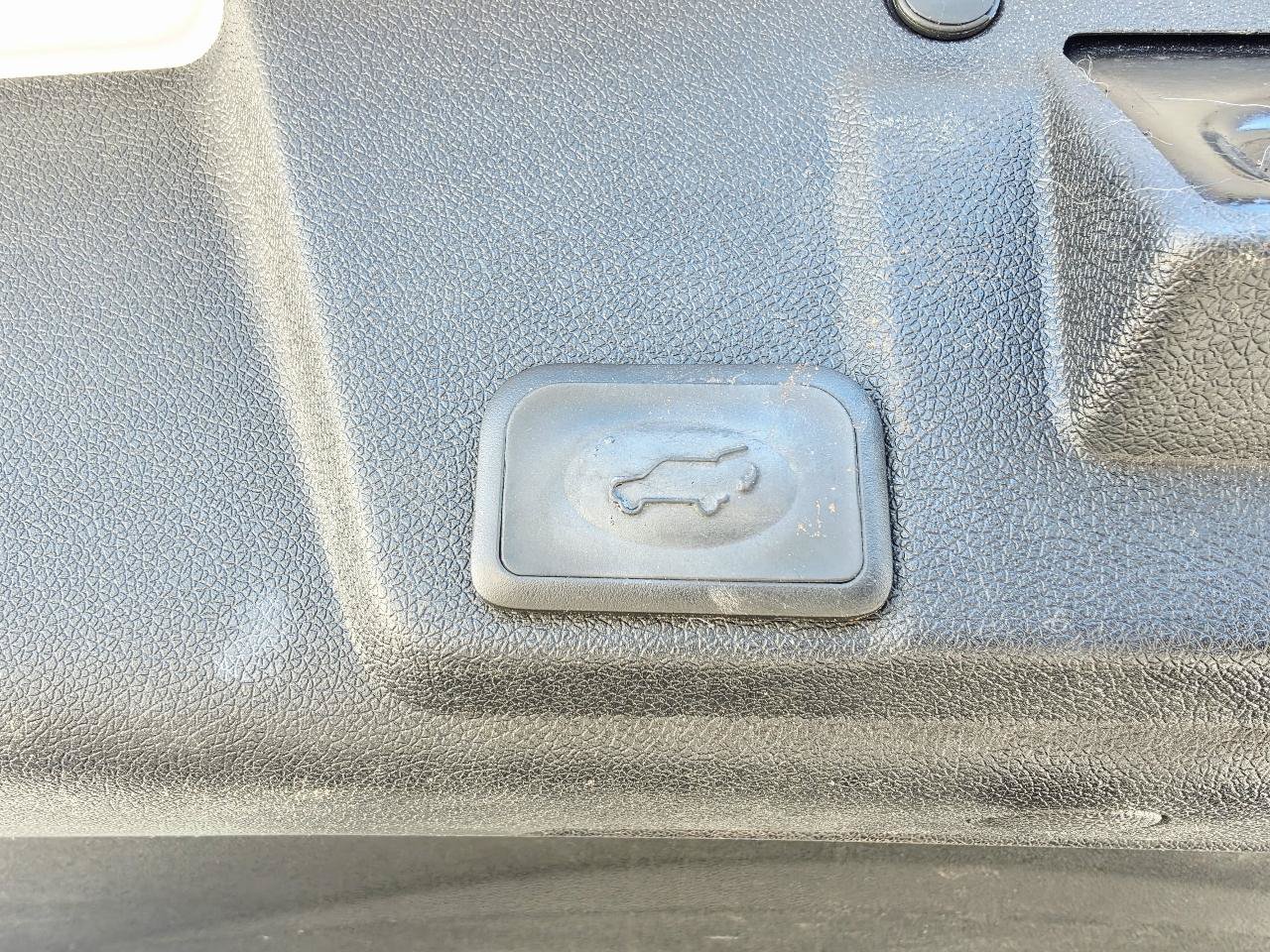 Used 2017 Chevrolet Traverse LT FWD image 18