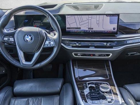 Used 2025 BMW X5 xDrive50e image 24