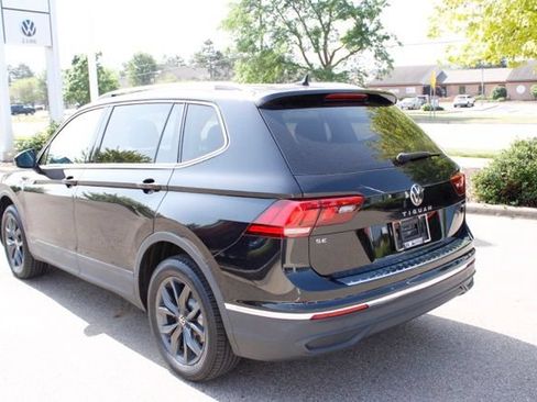 Used 2023 Volkswagen Tiguan SE AWD/4WD image 8