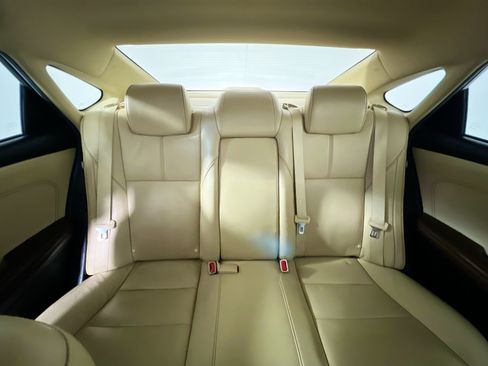 Used 2015 Toyota Avalon Limited image 33