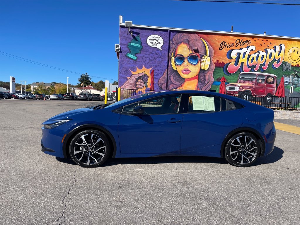Certified 2024 Toyota Prius Prime FWD image 2