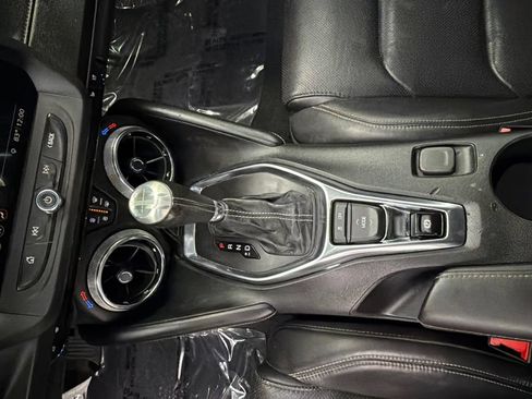 Used 2019 Chevrolet Camaro SS RWD image 23