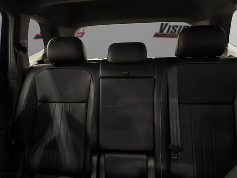 Used 2022 Volkswagen Tiguan SE R-Line image 19