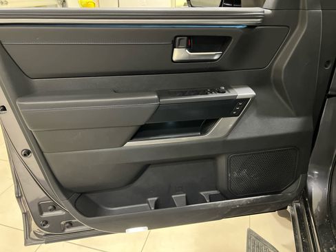 Used 2025 Toyota Sequoia Platinum image 11