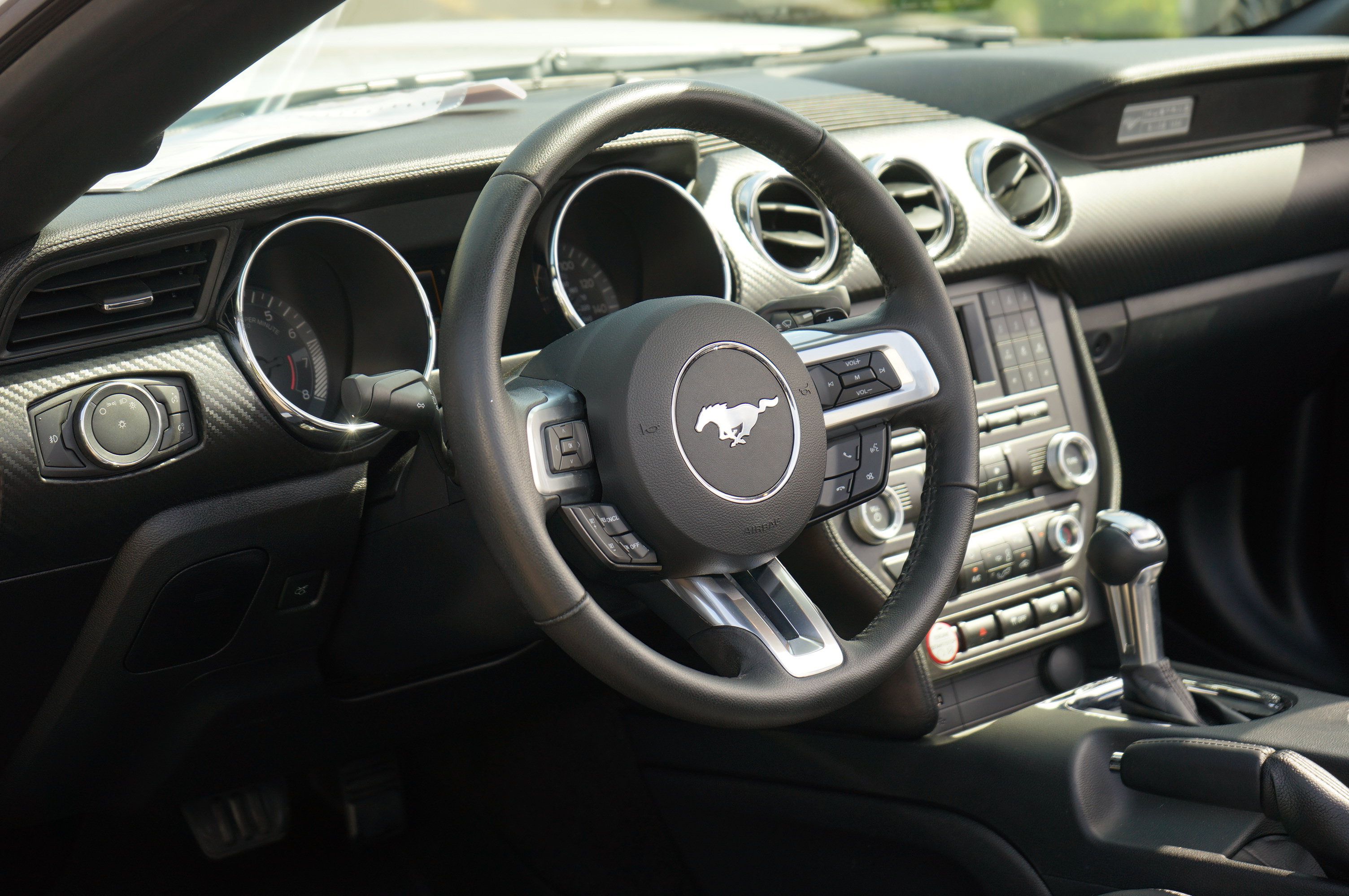 Used 2016 Ford Mustang Convertible w/ Equipment Group 051A RWD image 16