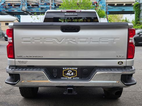 Used 2022 Chevrolet Silverado 3500 LTZ w/ LTZ Convenience Package AWD/4WD image 4
