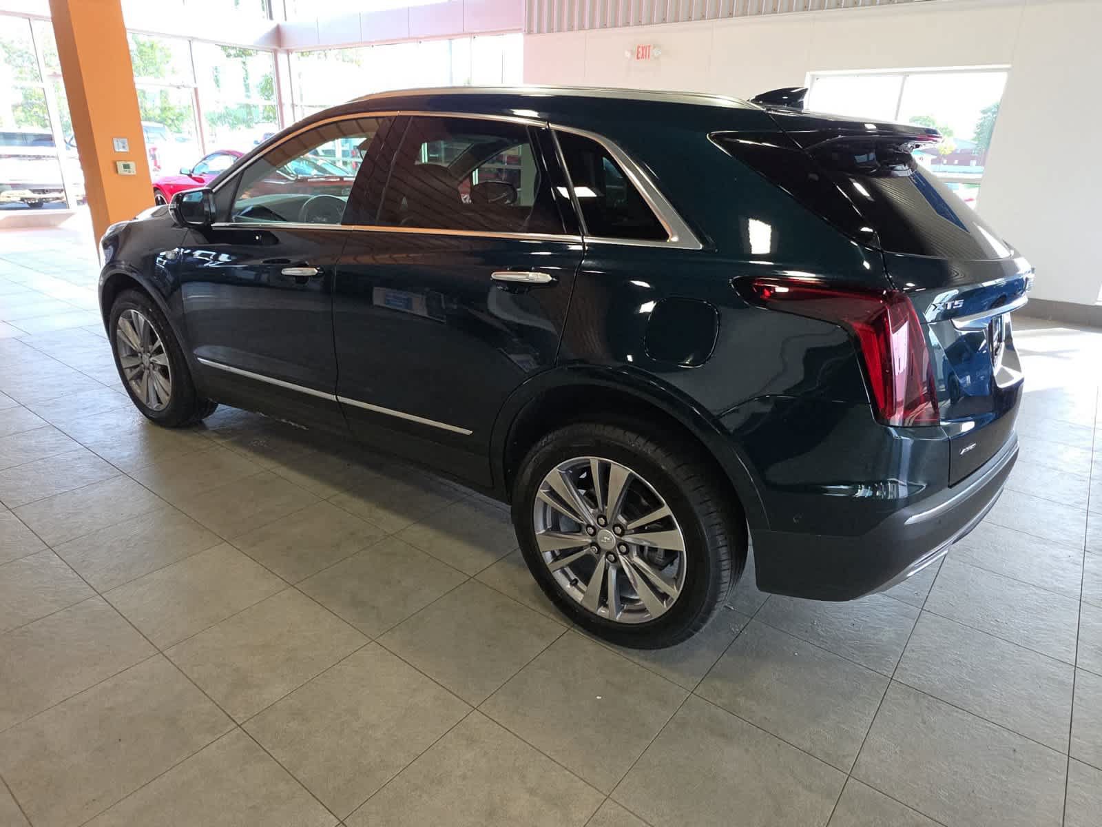 Used 2025 Cadillac XT5 Premium Luxury w/ Technology Package AWD/4WD image 9