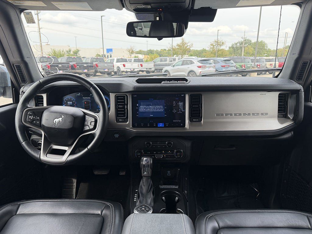 Used 2025 Ford Bronco Outer Banks AWD/4WD image 10