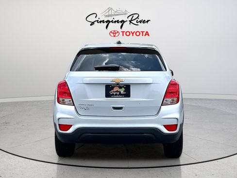 Used 2020 Chevrolet Trax LS w/ Tint and Cruise Package AWD/4WD image 5