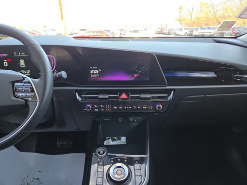 Used 2024 Kia Niro EX w/ EX Cold Weather Package image 24