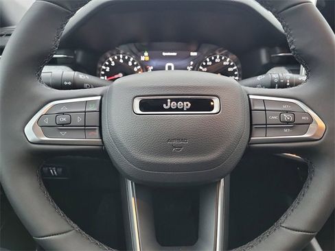 New 2026 Jeep Compass Latitude image 11