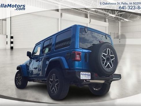 Used 2024 Jeep Wrangler Sahara w/ Technology Group image 5