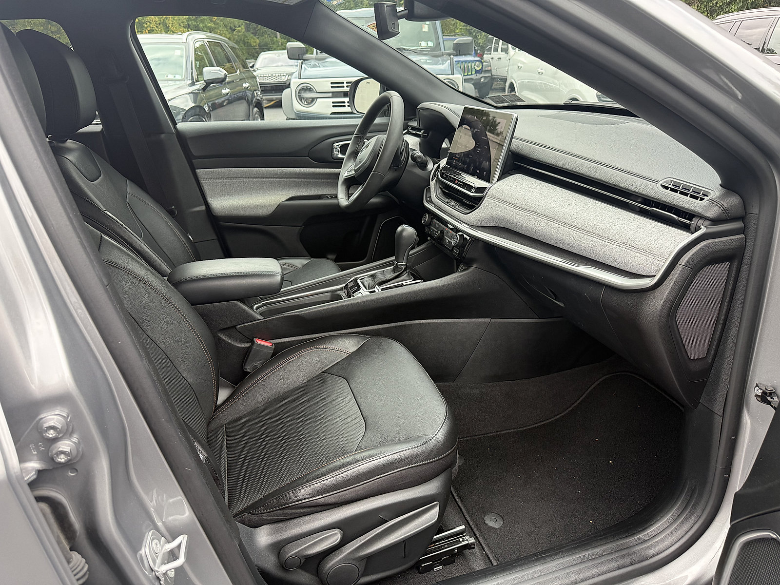 Certified 2023 Jeep Compass Latitude AWD/4WD image 5