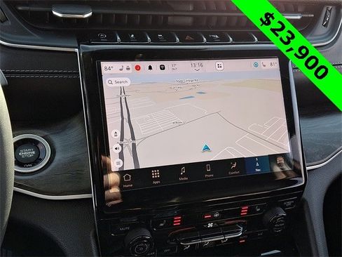 Used 2023 Jeep Grand Cherokee Limited image 17