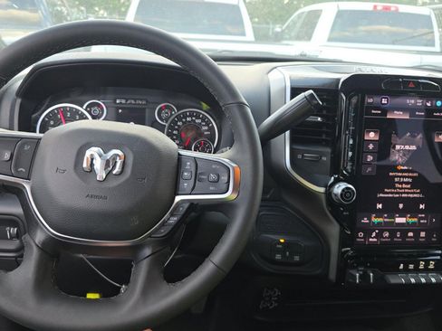 Used 2025 RAM 2500 Big Horn AWD/4WD image 10