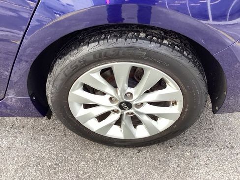 Used 2018 Kia Optima S w/ Panoramic Sunroof Package image 12