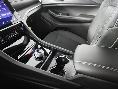 New 2026 Jeep Grand Cherokee Laredo AWD/4WD image 31